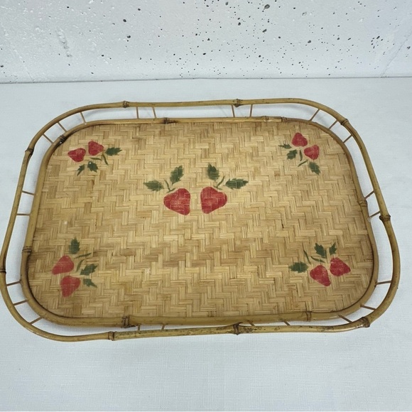 Lot of 4 Vintage Bamboo Wicket Strawberry Print Serving Trays - Picture 6 of 15